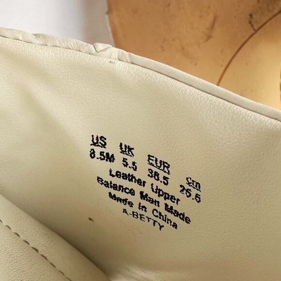 Franco Sarto Betty  8.5 Cream Slip On Shoes Square Sandals Mid Pump Heel - Picture 6 of 7